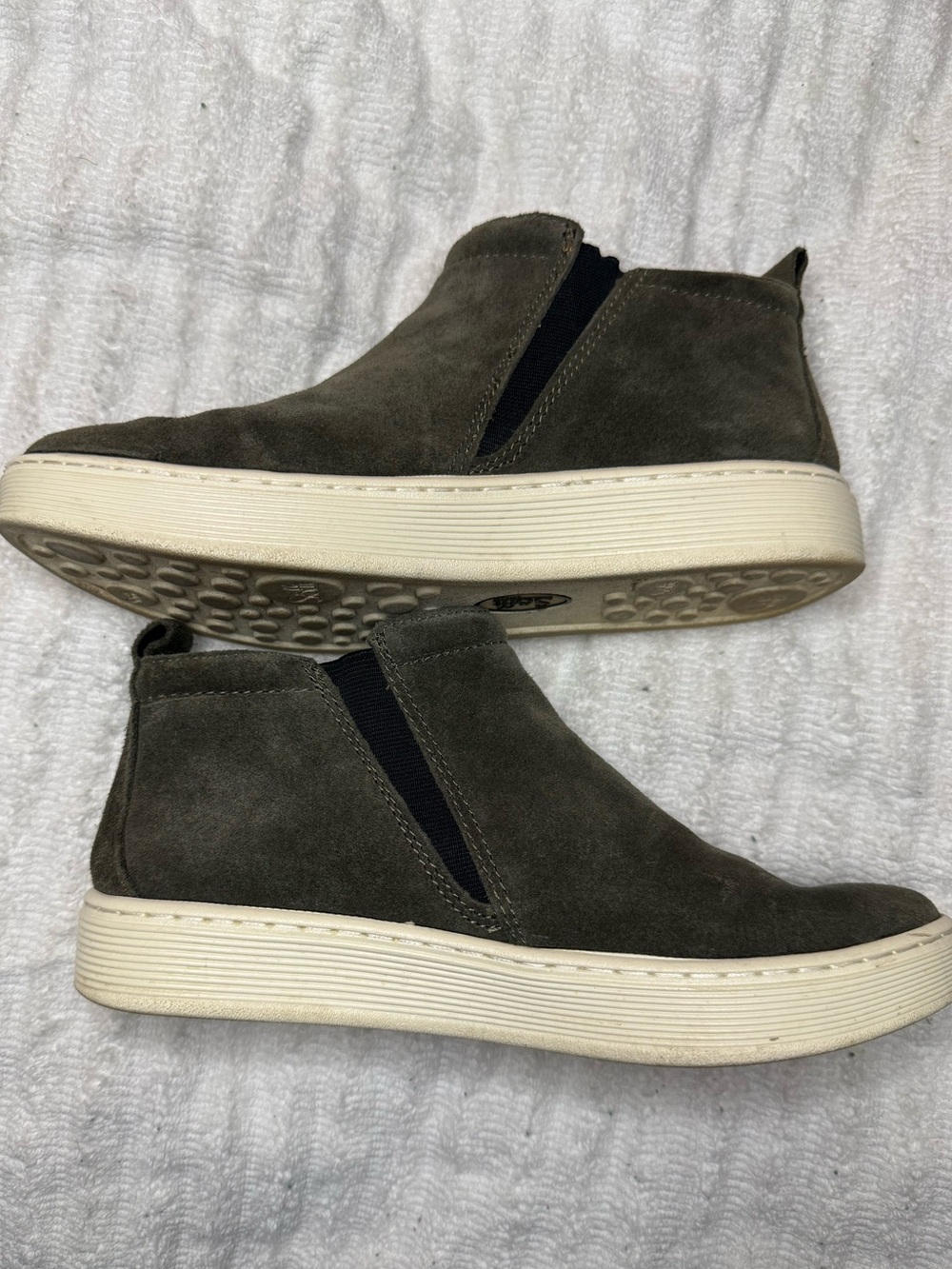 Sofft Olive Green Suede Slip On Ankle Sneakers Booties Women’s 6M - Picture 3 of 8